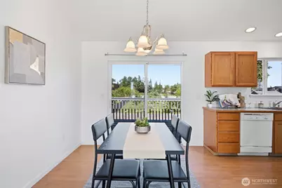 12705 6th Avenue E, Tacoma, WA 98445 - Photo 8