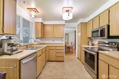 36521 25th Avenue S, Federal Way, WA 98003 - Photo 8
