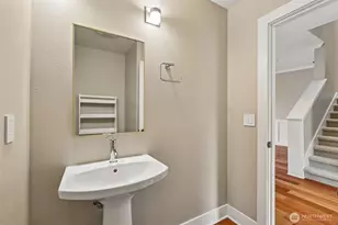 1078 NE High St, Issaquah, WA 98029 - Photo 14