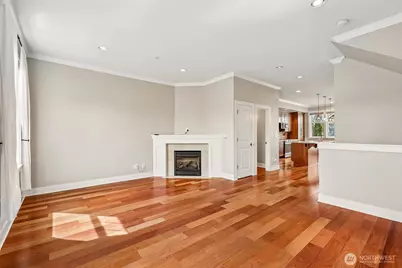1078 NE High Street #10, Issaquah, WA 98029 - Photo 4