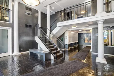 425 Vine Street #701, Seattle, WA 98121 - Photo 2
