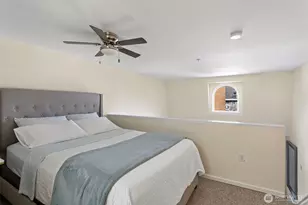 425 Vine St, Seattle, WA 98121 - Photo 14