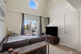 425 Vine St, Seattle, WA 98121 - Photo 8