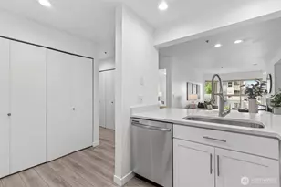 701 Galer St, Seattle, WA 98109 - Photo 12