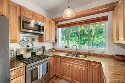 1025 S Donovan Street, Seattle, WA 98108 - Photo 8
