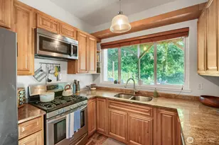 1025 S Donovan St, Seattle, WA 98108 - Photo 8