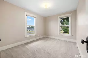 409 S 34th St, Tacoma, WA 98418 - Photo 32