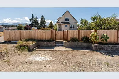 233 E 9th St, Port Angeles, WA 98362 - Photo 40
