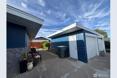 610 S 71st Avenue, Yakima, WA 98908 - Photo 2