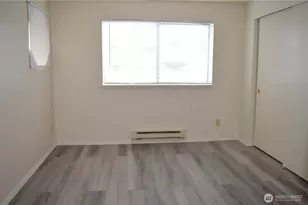 929 N 105th St, Seattle, WA 98133 - Photo 6