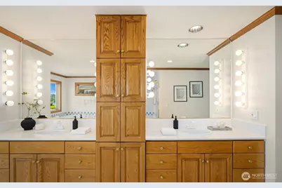 8203 NE Juanita Drive, Kirkland, WA 98033 - Photo 24