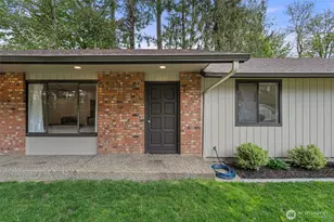 708 NE Eaton Ct, Castle Rock, WA 98611 - Photo 2