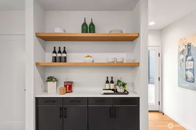 4122 Burke Avenue N, Seattle, WA 98103 - Photo 10