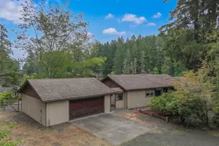 5470 E Grapeview Loop Rd, Allyn, WA 98524 - Photo 2