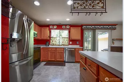 18840 Rampart Drive SE, Yelm, WA 98597 - Photo 10