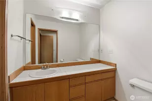 4811 Phinney Ave N, Seattle, WA 98103 - Photo 18