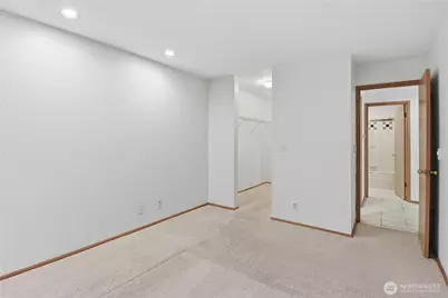 4811 Phinney Avenue N #101, Seattle, WA 98103 - Photo 14