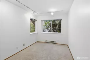 4811 Phinney Ave N, Seattle, WA 98103 - Photo 20