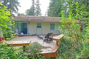 1675 Aspen Dr, Camano Island, WA 98282 - Photo 4