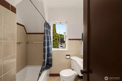 1516 E Republican Street #3, Seattle, WA 98112 - Photo 24