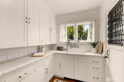 1516 E Republican Street #3, Seattle, WA 98112 - Photo 12