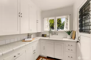 1516 E Republican St, Seattle, WA 98112 - Photo 12