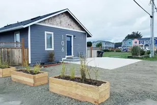 106 Sid Snyder Dr E, Long Beach, WA 98631 - Photo 2
