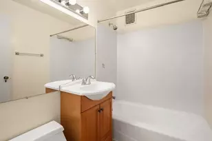 1800 Taylor Ave N, Seattle, WA 98109 - Photo 14