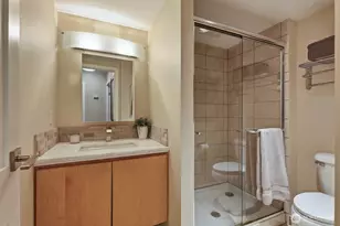 2100 3rd Ave, Seattle, WA 98121 - Photo 14