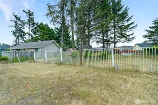 609 Blue Wing Loop SE, Ocean Shores, WA 98569 - Photo 1