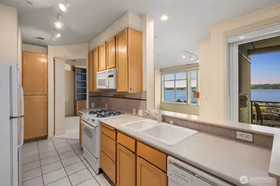 1900 Alaskan Way #316, Seattle, WA 98101 - Photo 18