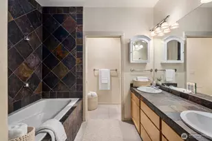 1900 Alaskan Wy, Seattle, WA 98101 - Photo 20