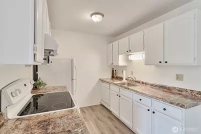 2500 81st Avenue SE #329, Mercer Island, WA 98040 - Photo 4