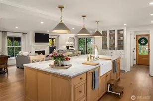 7306 Island Crest Way, Mercer Island, WA 98040 - Photo 12