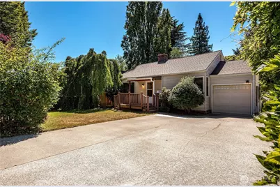 8447 35th Avenue SW, Seattle, WA 98126 - Photo 2