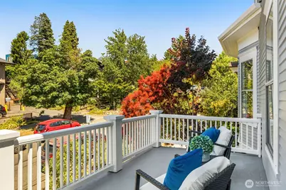 732 15th Avenue, Seattle, WA 98122 - Photo 4