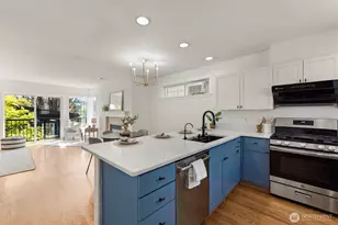 3425 21st Ave W, Seattle, WA 98199 - Photo 2