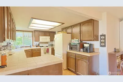 1136 7th Avenue S, Edmonds, WA 98020 - Photo 12