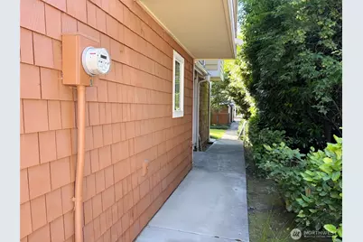 11023 SE 240th Street, Kent, WA 98031 - Photo 4