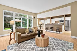 24504 SE 3rd Ct, Sammamish, WA 98074 - Photo 4