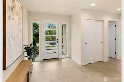 9815 Linden Avenue N, Seattle, WA 98103 - Photo 22