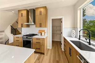 9815 Linden Ave N, Seattle, WA 98103 - Photo 10