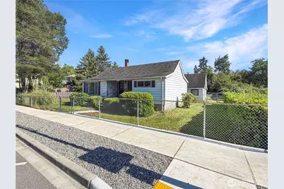 702 Martin Street, Steilacoom, WA 98388 - Photo 2