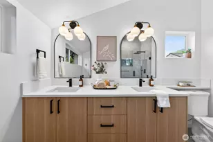 8510 15th Ave NE, Seattle, WA 98115 - Photo 18