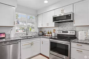 247 S 328th Ln, Federal Way, WA 98003 - Photo 4