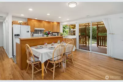 12415 NE 112th Street, Kirkland, WA 98033 - Photo 10