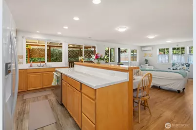12415 NE 112th Street, Kirkland, WA 98033 - Photo 8