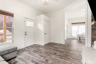 102 W Anderson St, Elma, WA 98541 - Photo 8
