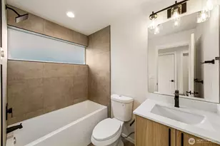 9813 Linden Ave N, Seattle, WA 98103 - Photo 12