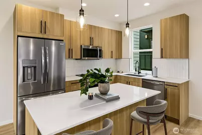 9813 Linden Avenue N, Seattle, WA 98103 - Photo 6